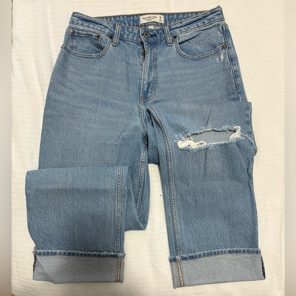 Women’s Blue Distressed Jeans